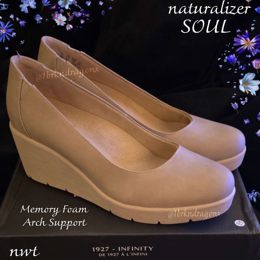 NWT Wedges Soul Naturalizer Heels Memory Foam Arch Support  Heel Counter Tannish